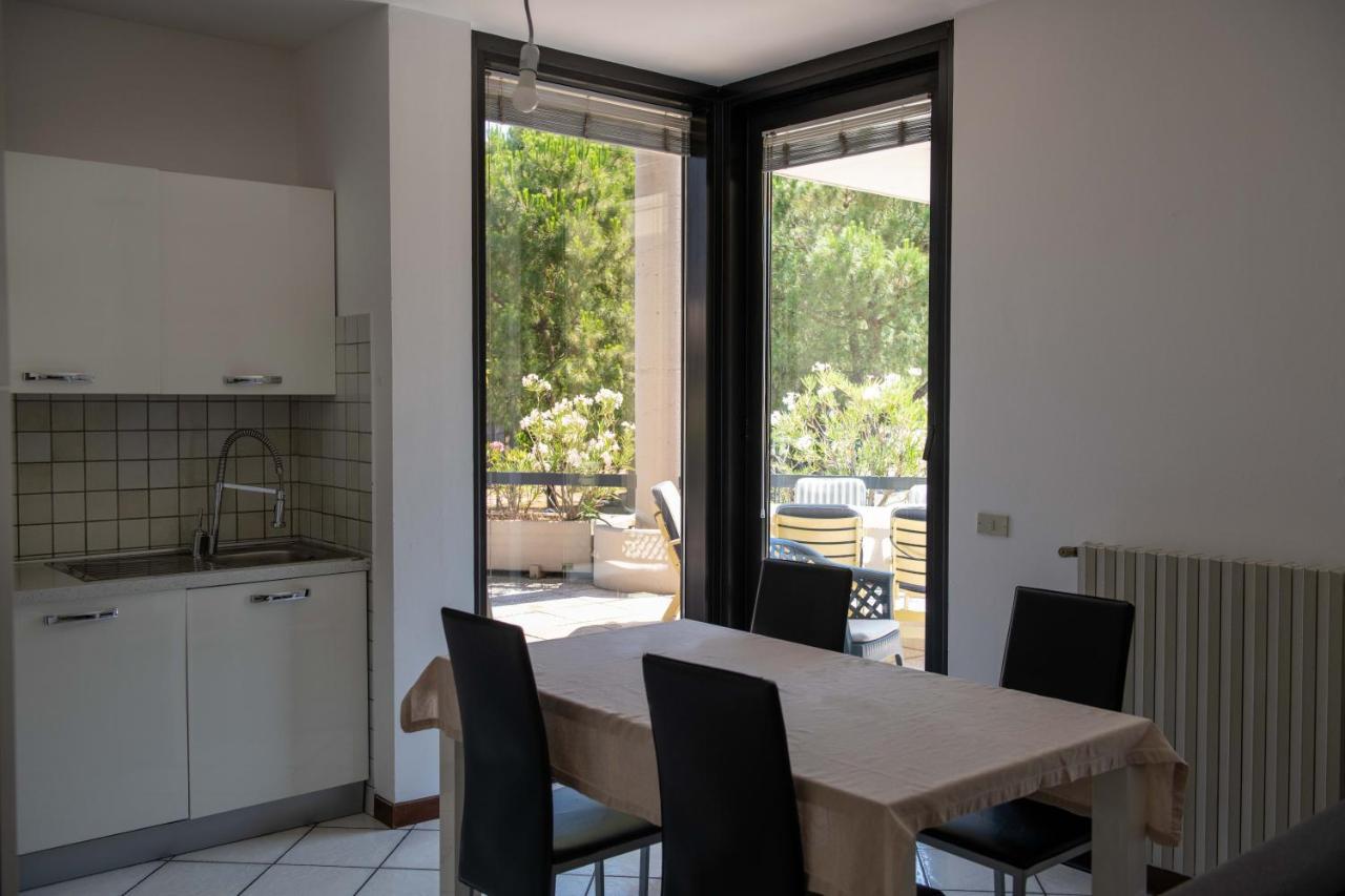 Garda Fantasy Terrazza Apartman Desenzano del Garda Kültér fotó