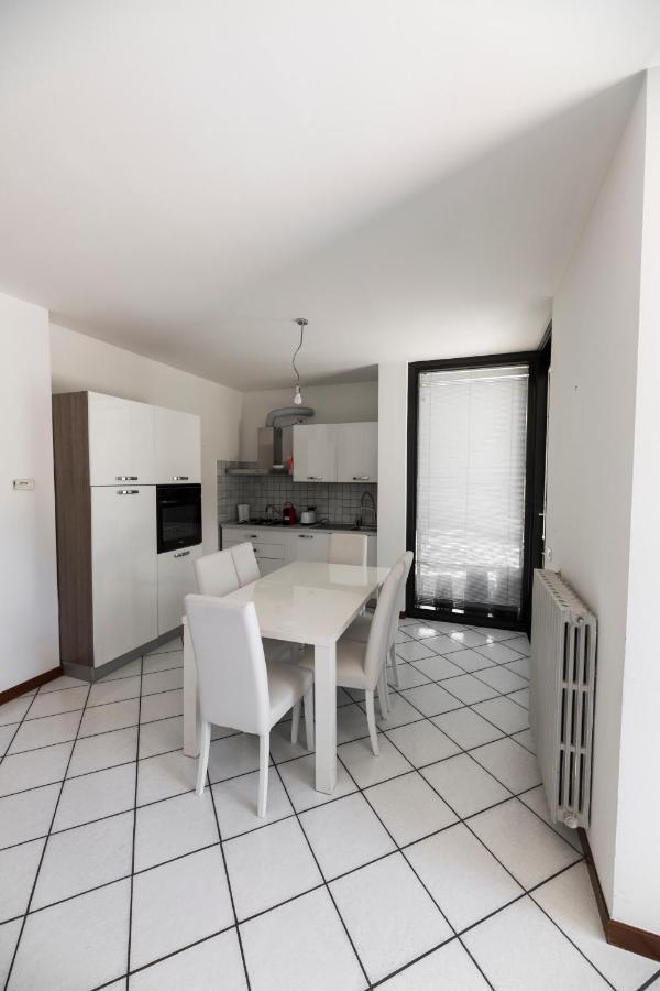 Garda Fantasy Terrazza Apartman Desenzano del Garda Kültér fotó