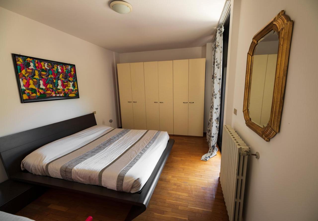 Garda Fantasy Terrazza Apartman Desenzano del Garda Kültér fotó